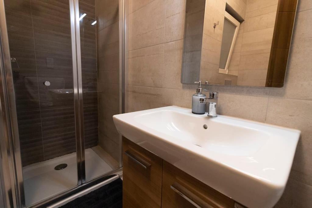 Lovely Modern 1 Bedroom In San Ġwann