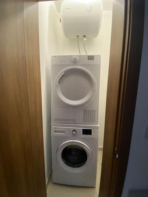 Lovely Modern 1 Bedroom In Appartement
